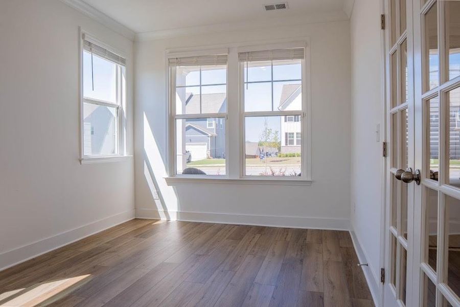 Spacious, unfurnished interior of a new home in Park at Ansleigh Farms, Dallas (Image 21).