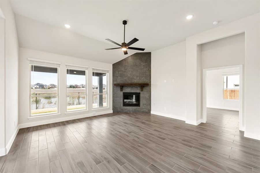 Spacious, unfurnished interior of a new home in Sonoma Verde, McLendon-Chisholm (Image 35).