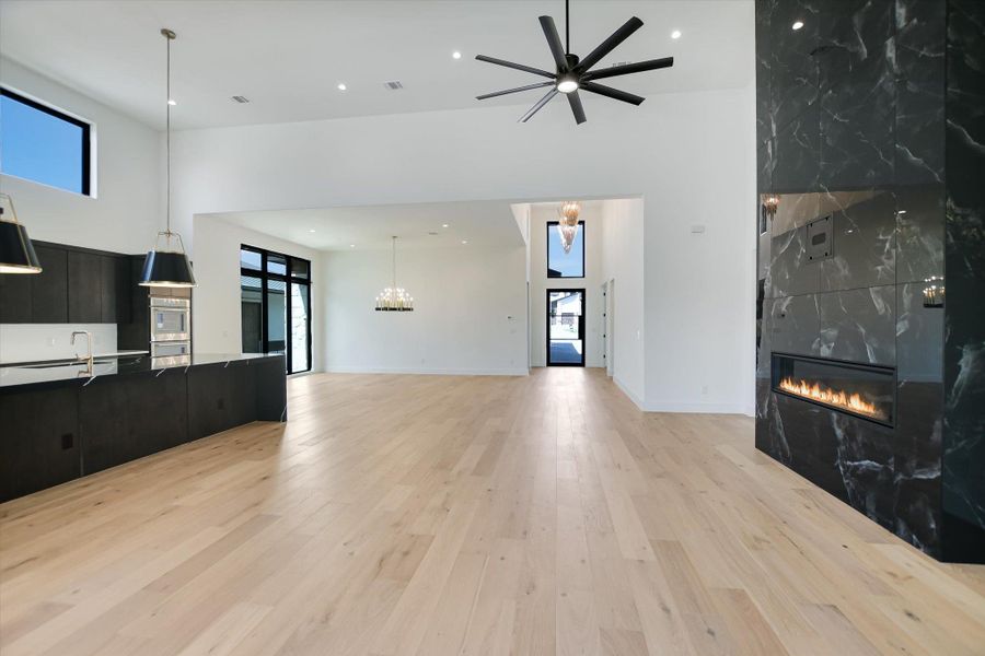 Spacious, unfurnished interior of a new home in , Horseshoe Bay (Image 20).