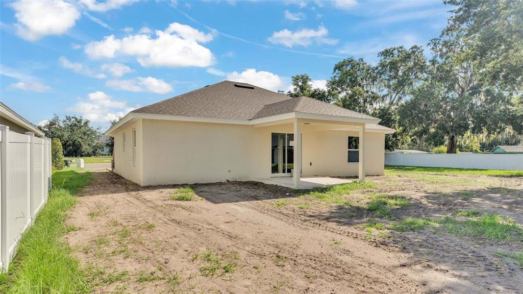 Front exterior of a new home in , Bartow, FL, highlighting curb appeal (Image 17).