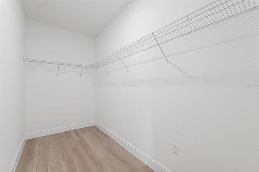 Spacious, unfurnished interior of a new home in , Ocala (Image 26).