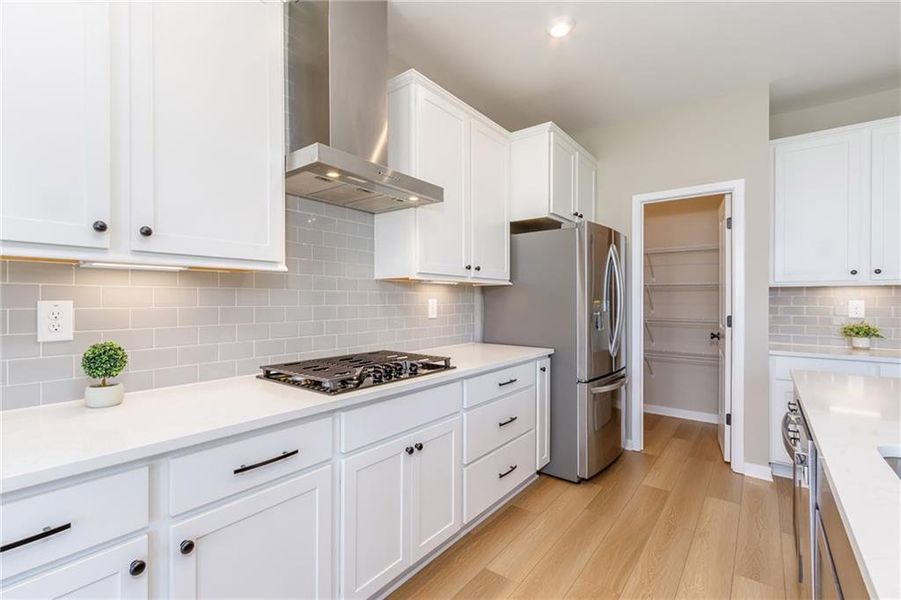 Furnished interior view inside a new home in Sweetbay Farm, Lawrenceville (Image 14).