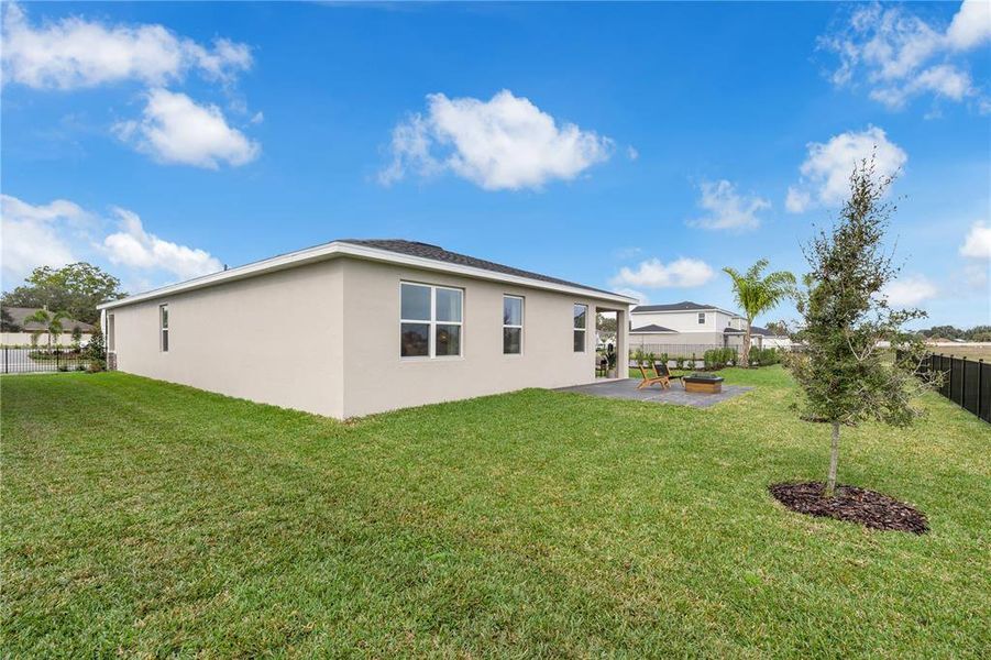 Exterior details and patio area of a home in Groves at Whitemarsh, Leesburg (Image 21).