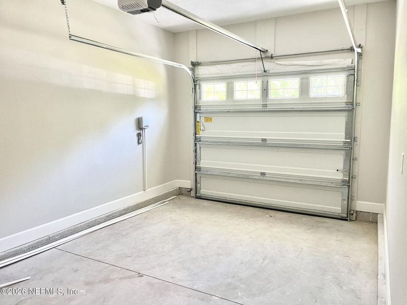 Spacious, unfurnished interior of a new home in , Jacksonville (Image 28).