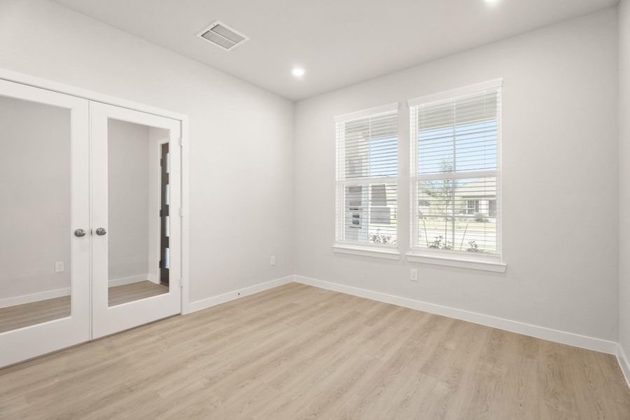Spacious, unfurnished interior of a new home in Martha's Vineyard, Alvin (Image 18).