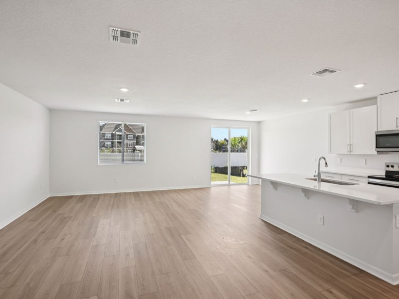 Spacious, unfurnished interior of a new home in Oakfield Trails - Classic Series, Parrish (Image 7).
