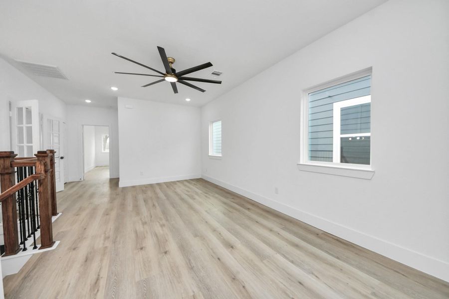 Spacious, unfurnished interior of a new home in , Houston (Image 30).
