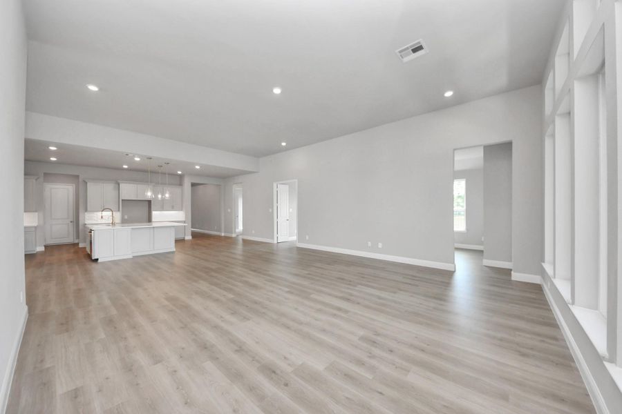 Spacious, unfurnished interior of a new home in ARTAVIA: Hilltop Collection, Conroe (Image 28). Spacious, unfurnished interior of a new home in ARTAVIA: Hilltop Collection, Conroe (Image 28).