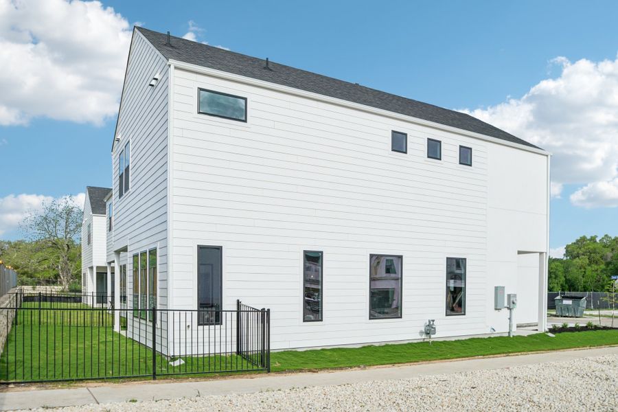 Representative exterior details of a home built from the Noah by Risewell Homes in Novel, Austin (Image 25).