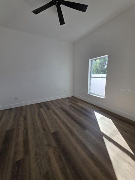 Spacious, unfurnished interior of a new home in , Seminole (Image 31).