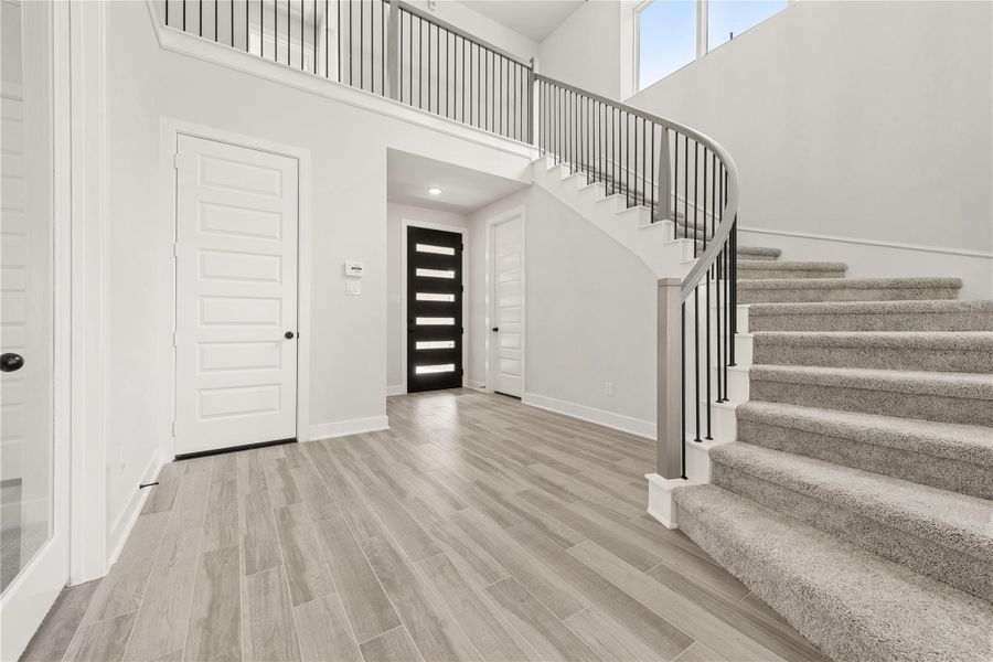 Spacious, unfurnished interior of a new home in Elyson - 40', Katy (Image 16).