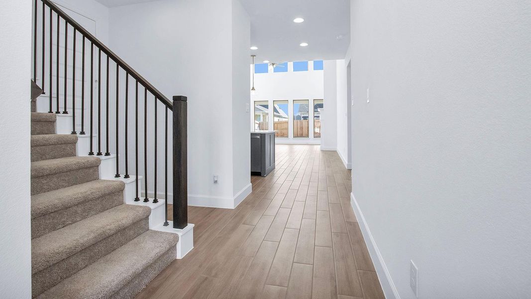 Spacious, unfurnished interior of a new home in Escondido, Magnolia (Image 13).