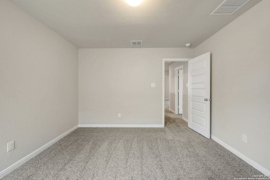 Spacious, unfurnished interior of a new home in Paloma Park, Converse (Image 28).