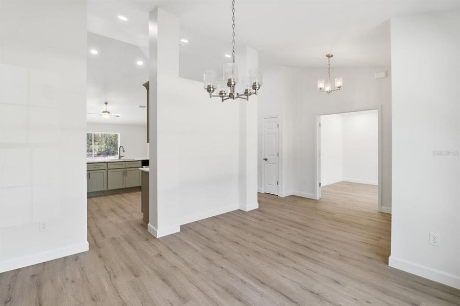 Spacious, unfurnished interior of a new home in , Weeki Wachee (Image 30).