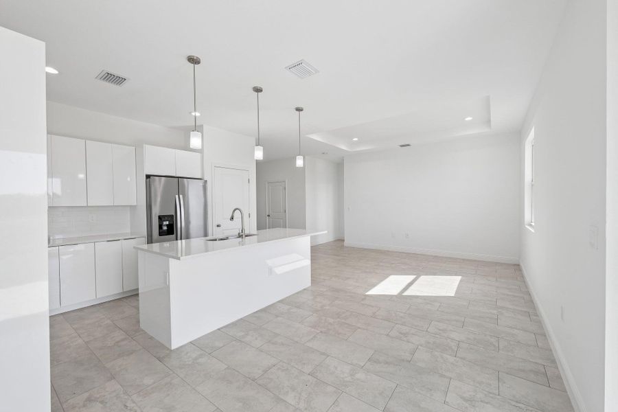 7-web-or-mls-S Castle Cir-S2204-007