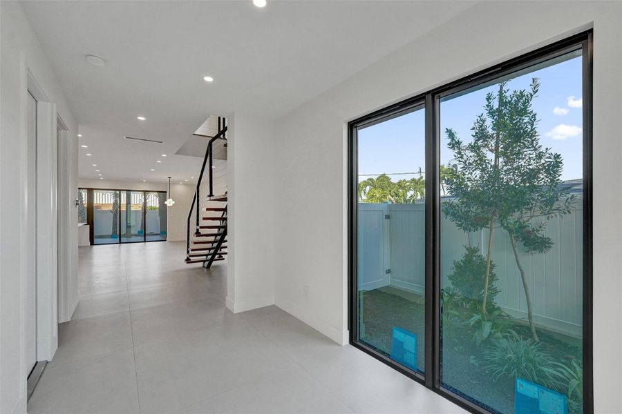 Spacious, unfurnished interior of a new home in , Fort Lauderdale (Image 73). Spacious, unfurnished interior of a new home in , Fort Lauderdale (Image 73).