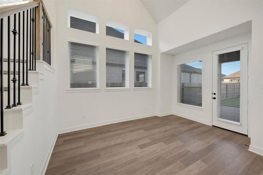 Spacious, unfurnished interior of a new home in Riceland - Enclave Collection, Mont Belvieu (Image 18).