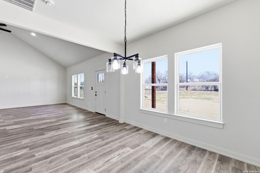 Spacious, unfurnished interior of a new home in , Floresville (Image 38).