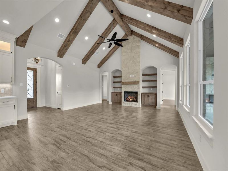 Spacious, unfurnished interior of a new home in , Weatherford (Image 28).