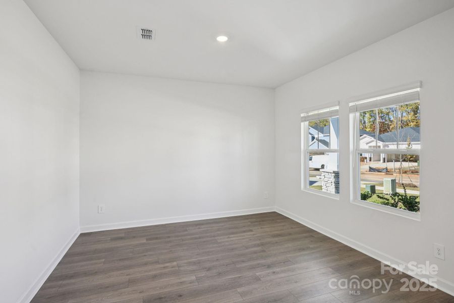 Spacious, unfurnished interior of a new home in Oxford Station, Salisbury (Image 21).