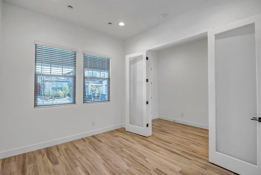 Spacious, unfurnished interior of a new home in Palo Verde at North Creek, Queen Creek (Image 26).