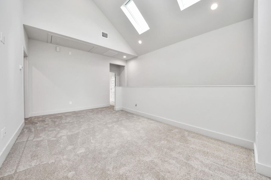 Spacious, unfurnished interior of a new home in Cay Landing, Houston (Image 21).