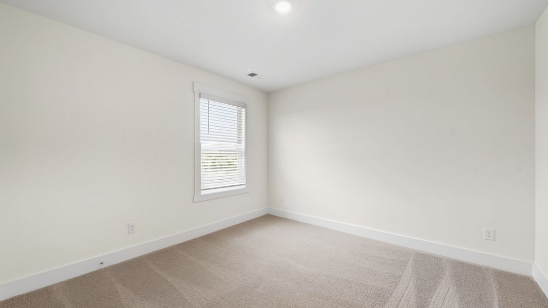 Spacious, unfurnished interior of a new home in Fieldcrest Acres, Blountville (Image 22).