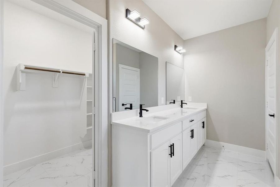 Furnished interior view inside a new home in , Terrell (Image 6).