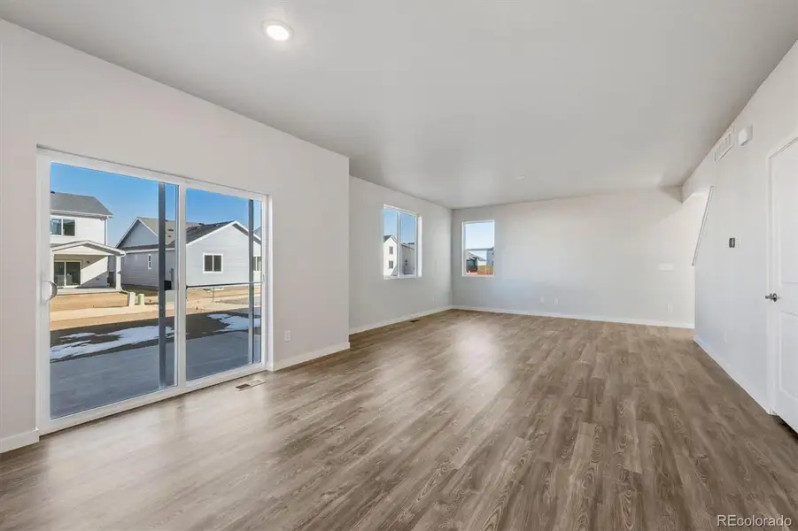 Spacious, unfurnished interior of a new home in Farmlore, Brighton (Image 10).