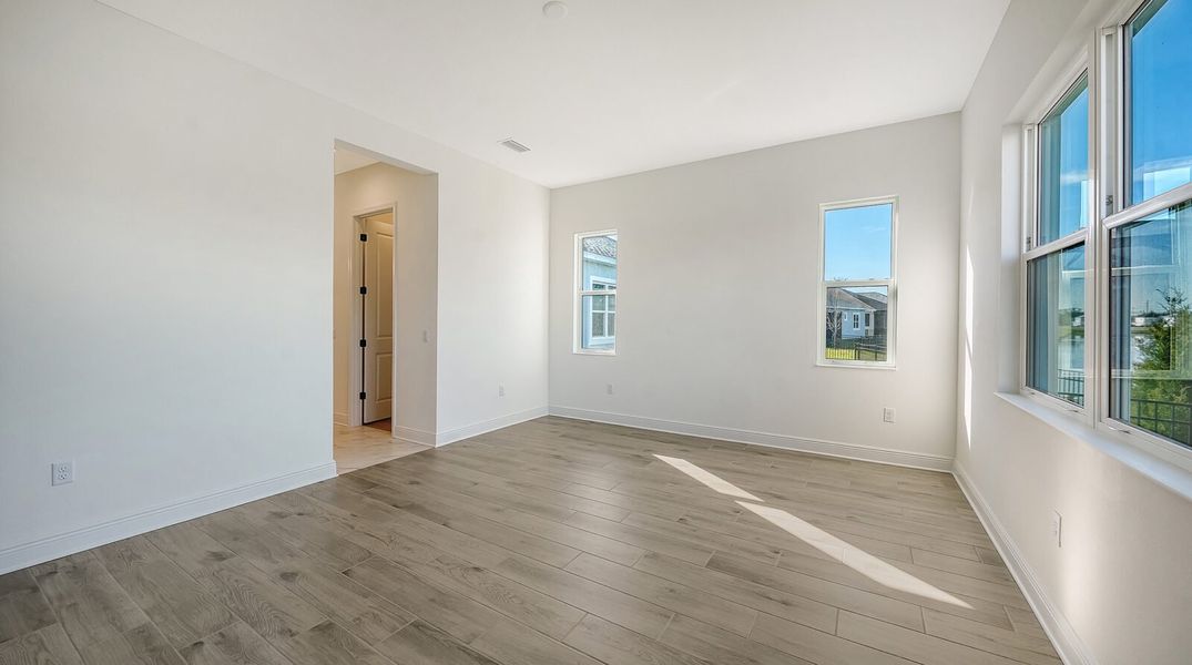 Spacious, unfurnished interior of a new home in Wildleaf, Parrish (Image 44).