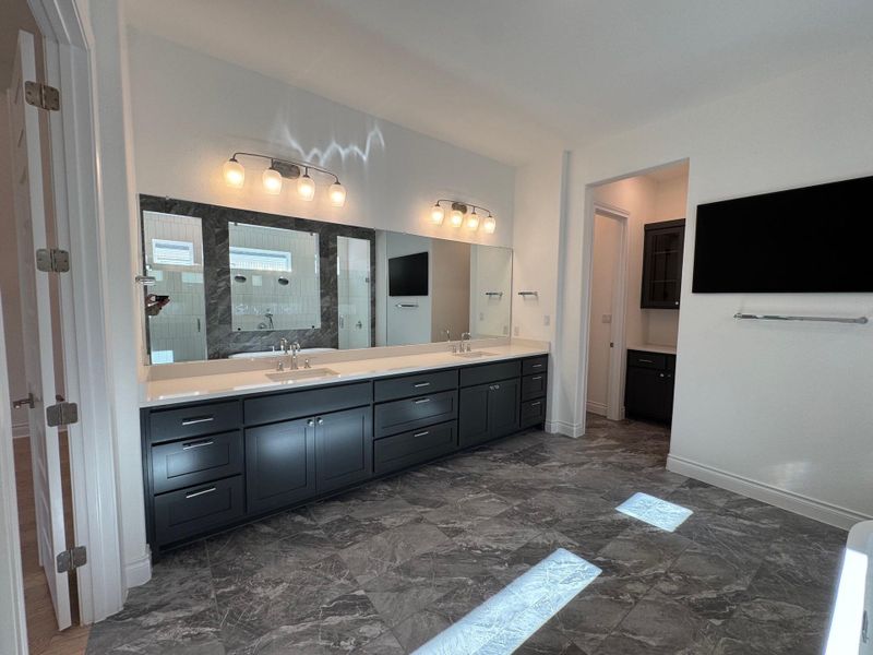 Large double vanity with lots of storage