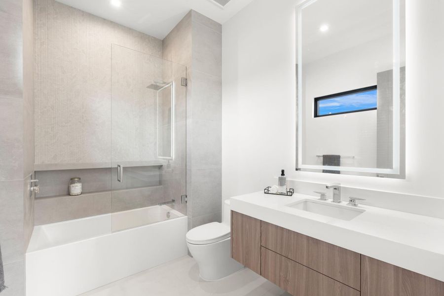 Furnished interior view inside a new home in , Fort Lauderdale (Image 5).