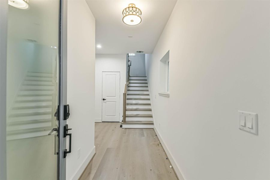 Spacious, unfurnished interior of a new home in , Houston (Image 23).