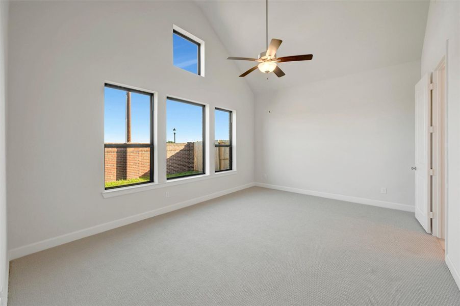 Spacious, unfurnished interior of a new home in Sienna - Grove Collection, Missouri City (Image 13).