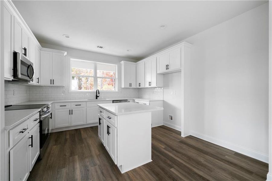 Furnished interior view inside a new home in , Dallas (Image 5).