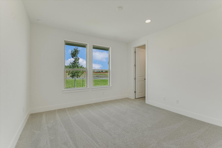 Spacious, unfurnished interior of a new home in Scofield Farms Estates, Georgetown (Image 29).