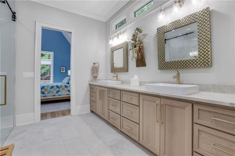 Furnished interior view inside a new home in , Dahlonega (Image 19).
