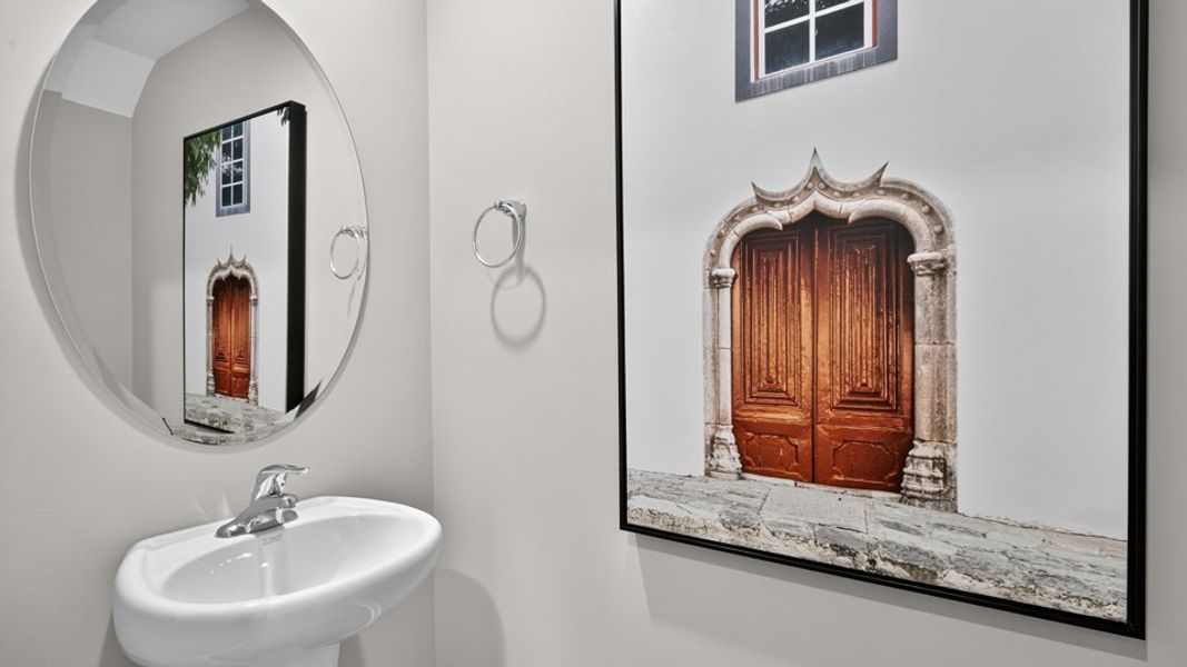 Representative interior finishes for a home built from the Pearson by D.R. Horton in Battle Crossings, Raleigh (Image 18).