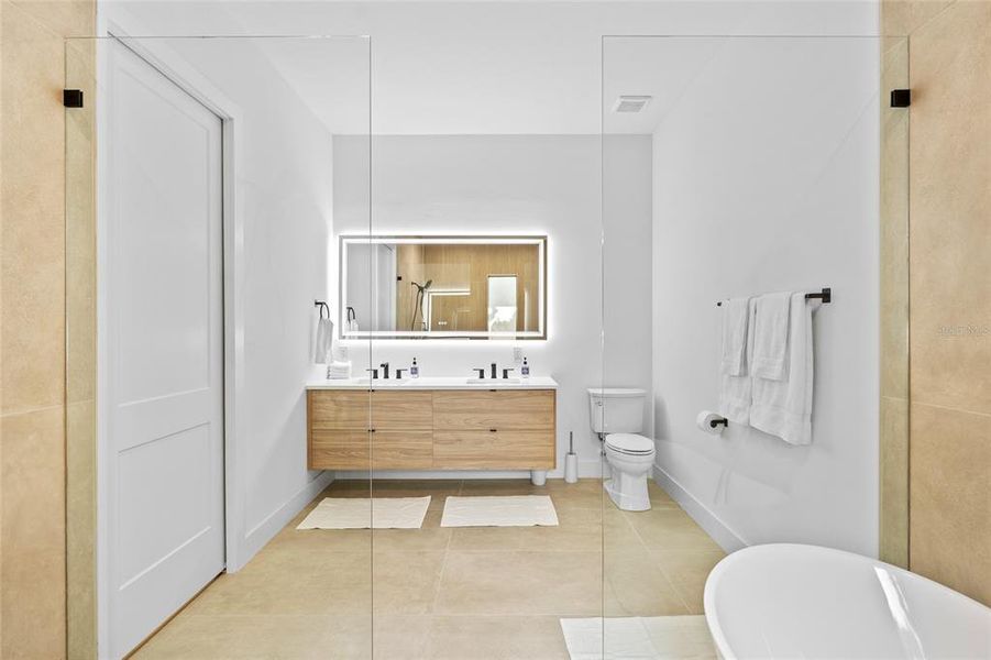 Furnished interior view inside a new home in , Sarasota (Image 18).