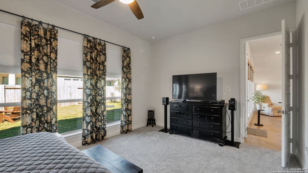 Furnished interior view inside a new home in Meadows Of Mill Creek 50', Seguin (Image 31). Furnished interior view inside a new home in Meadows Of Mill Creek 50', Seguin (Image 31).