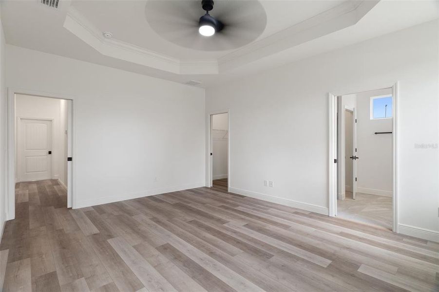 Spacious, unfurnished interior of a new home in , Weeki Wachee (Image 25).