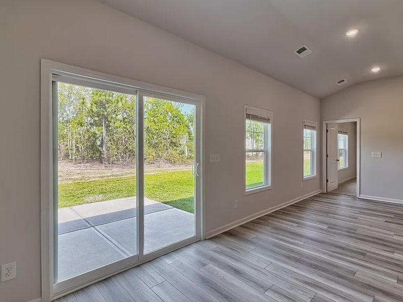 Spacious, unfurnished interior of a new home in Amber Hill, West Columbia (Image 16).