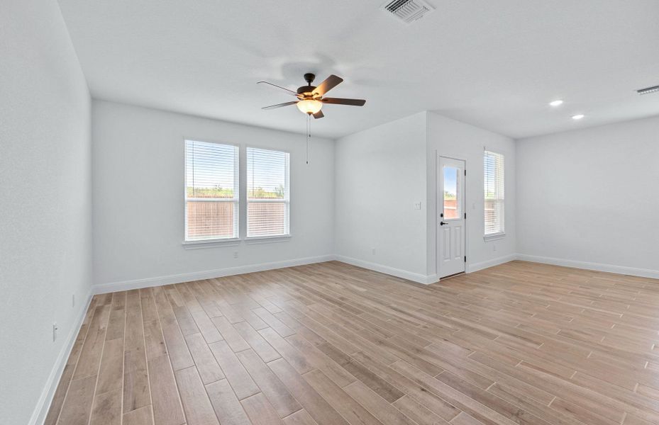 Spacious, unfurnished interior of a new home in Lagos, Manor (Image 11).