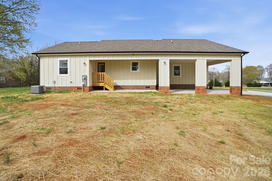 Exterior details and patio area of a home in , Newton (Image 21).