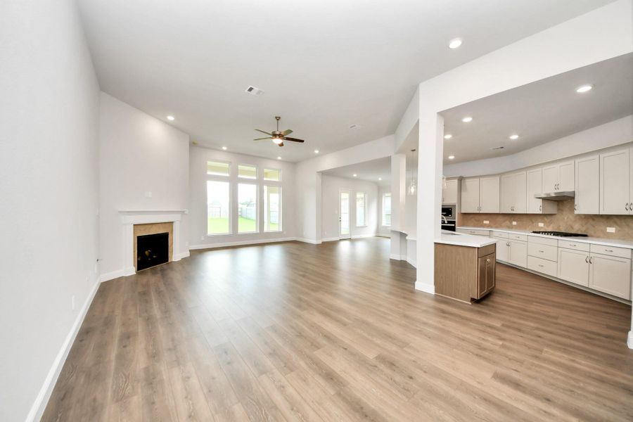 Spacious, unfurnished interior of a new home in ARTAVIA: Hilltop Collection, Conroe (Image 28). Spacious, unfurnished interior of a new home in ARTAVIA: Hilltop Collection, Conroe (Image 28).