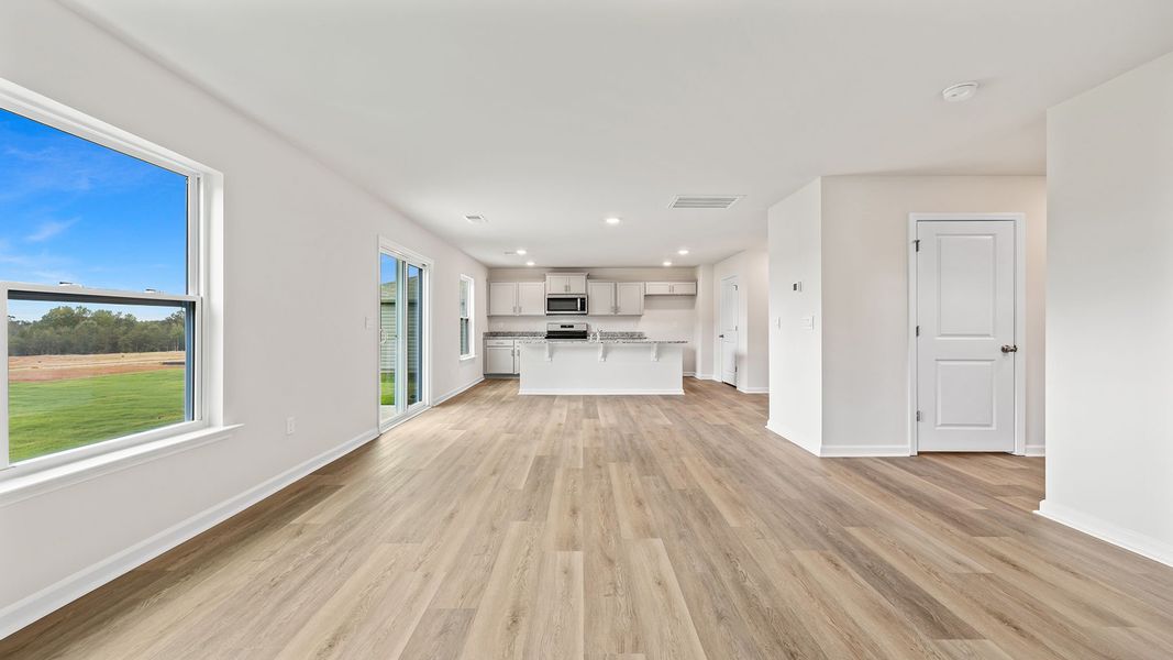 Spacious, unfurnished interior of a new home in Cascade Point, Seneca (Image 21).