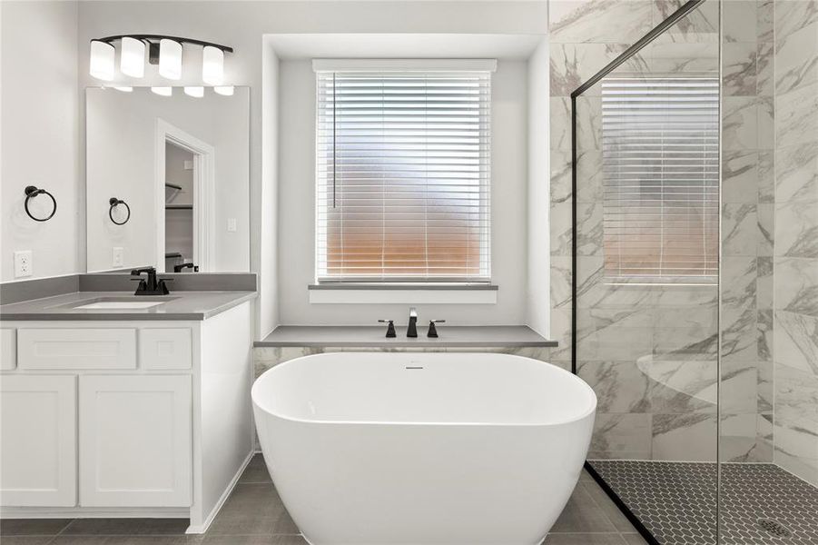 18. 429 Curtiss - Bath (2)