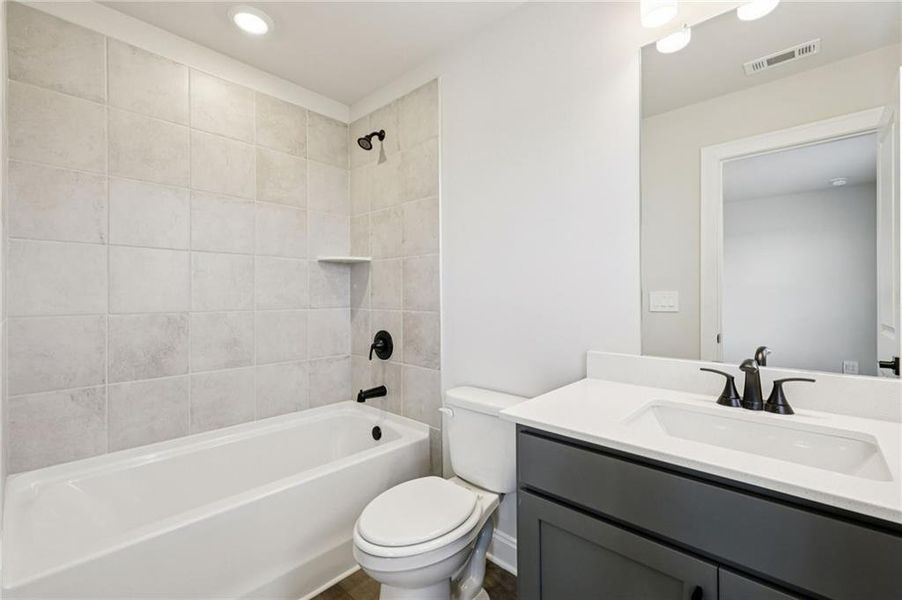 Furnished interior view inside a new home in River Pointe, Monroe (Image 11).