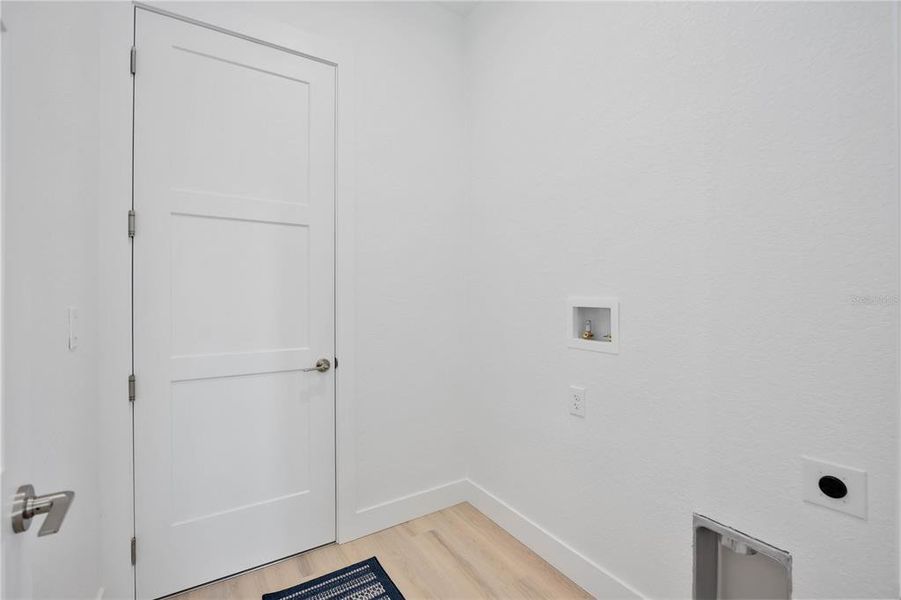 Furnished interior view inside a new home in , Englewood (Image 23).