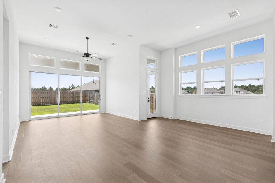 Spacious, unfurnished interior of a new home in Colton 45' Homesites, Todd Mission (Image 23). Spacious, unfurnished interior of a new home in Colton 45' Homesites, Todd Mission (Image 23).